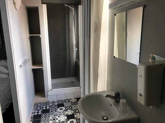L'Escapade Hotell Carentan Exteriör bild